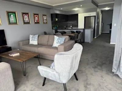 The Perfect Host @ Curtis Apartments Gladstone 0*,  Australien